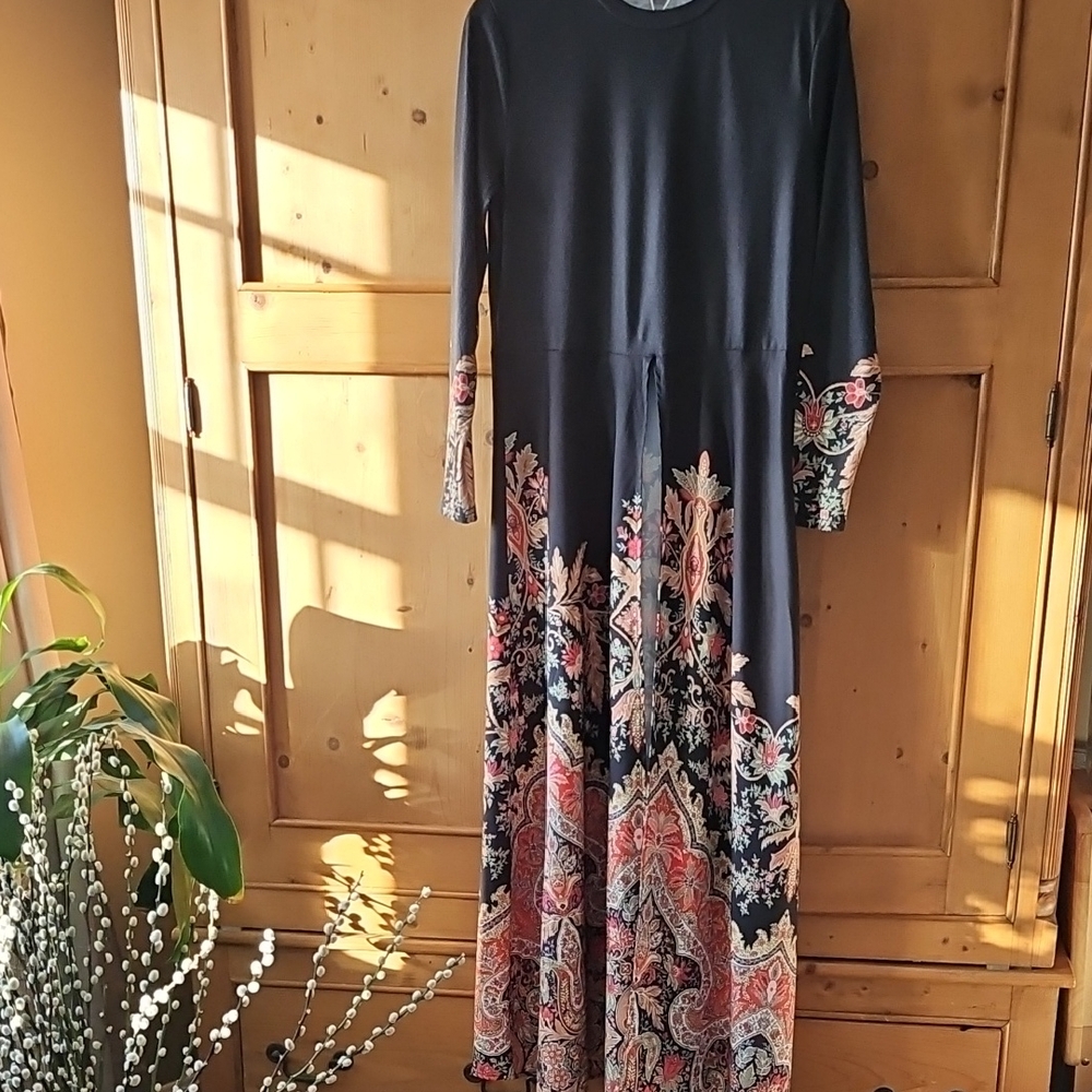 Retro Style Maxi Dress Black Floral Size Medium